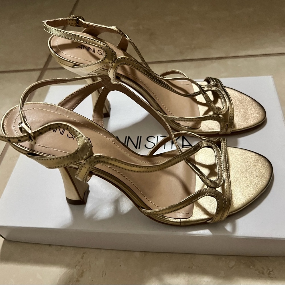 Anni Sitka Women Gold Heels